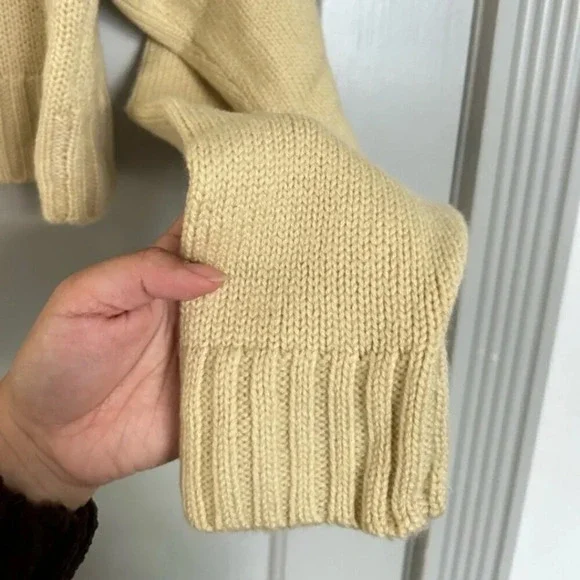 Aritzia Wilfred Free Knit Chunky Cropped Sweater 100% merino wool butter yellow - Picture 5 of 10